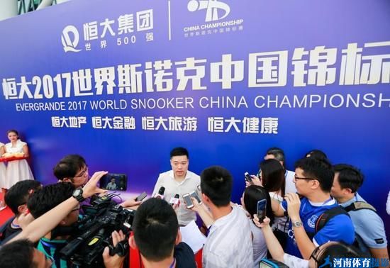 丁俊晖始终是媒体追逐的焦点