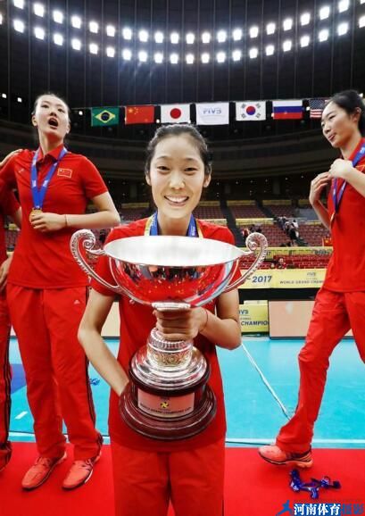 朱婷暴扣把日本女排扣哭,日本球迷毫无风度提前退场