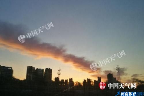 今晨,北京现朝霞。张辉 摄 图片来源:中国天气网 今晨,北京现朝霞。张辉 摄 图片来源:中国天气网