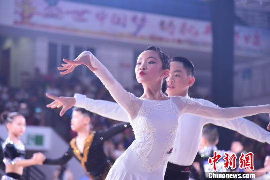 中国体育舞蹈公开赛广西开赛