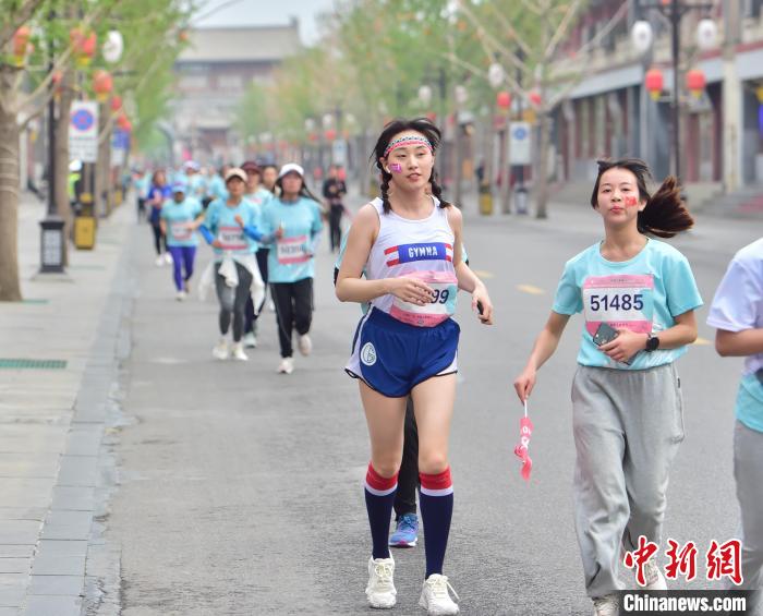 “美力”绽放跑道石家庄女子半程马拉松开跑