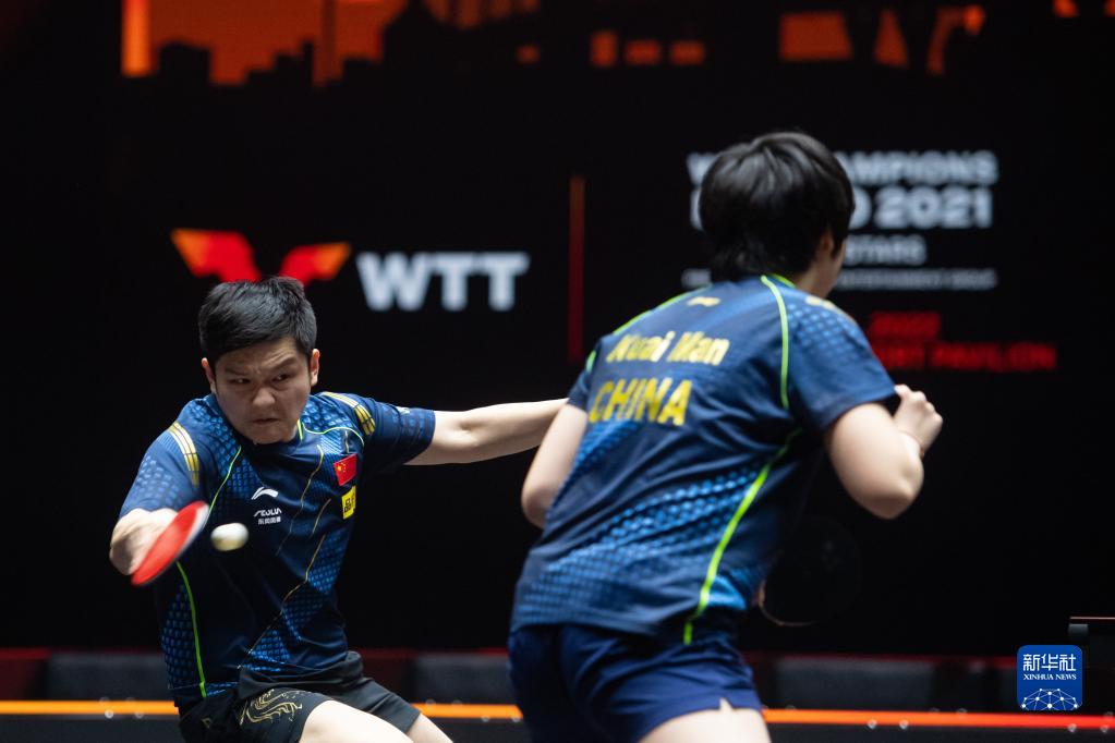 WTT澳门冠军赛：中国组合樊振东/蒯曼晋级决赛