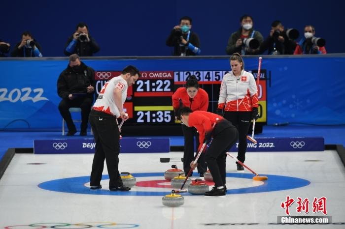 中国冰壶混双惜败于瑞典组合 无缘三连胜