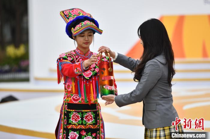 交接欢迎仪式现场。 张浪 摄 交接欢迎仪式现场。 张浪 摄