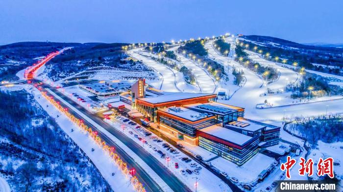 天定山滑雪场。(资料图) 吉林省文化和旅游厅供图 天定山滑雪场。(资料图) 吉林省文化和旅游厅供图