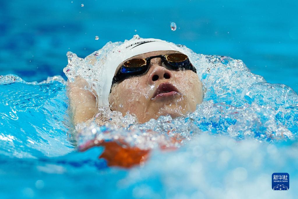 游泳世锦赛：万乐天、彭旭玮晋级女子100米仰泳决赛