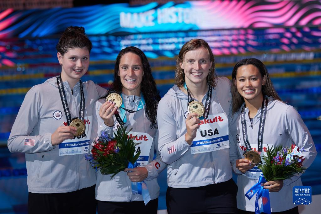 游泳——世锦赛：美国队获女子4X200米自由泳接力冠军