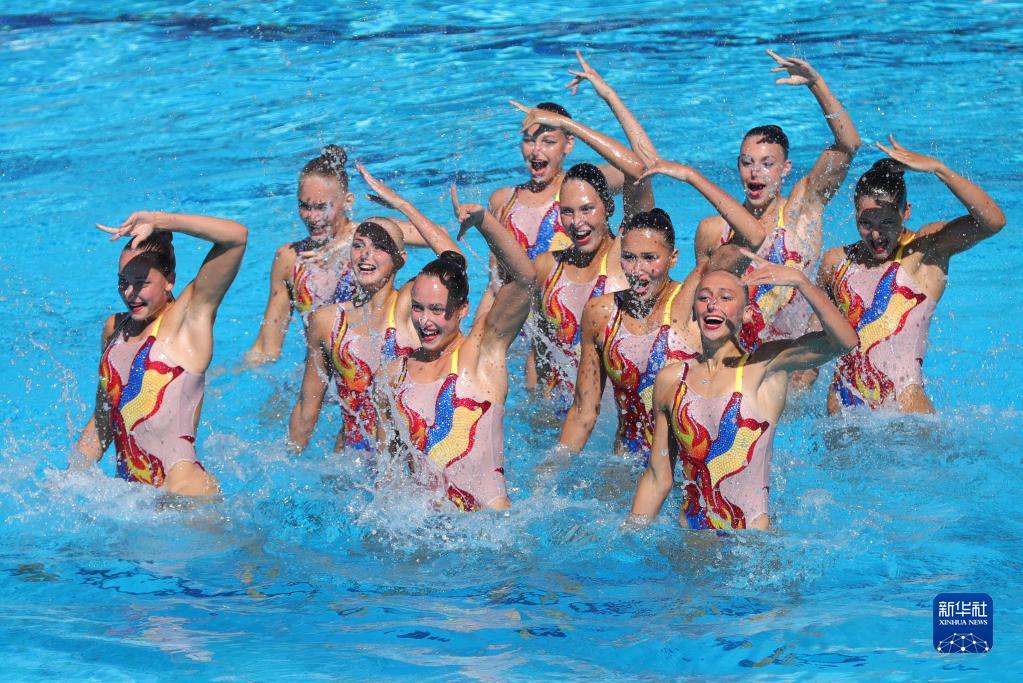花样游泳世锦赛：乌克兰队集体托举决赛夺金
