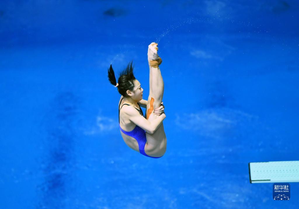 跳水世界杯：中国选手包揽女子三米板冠亚军