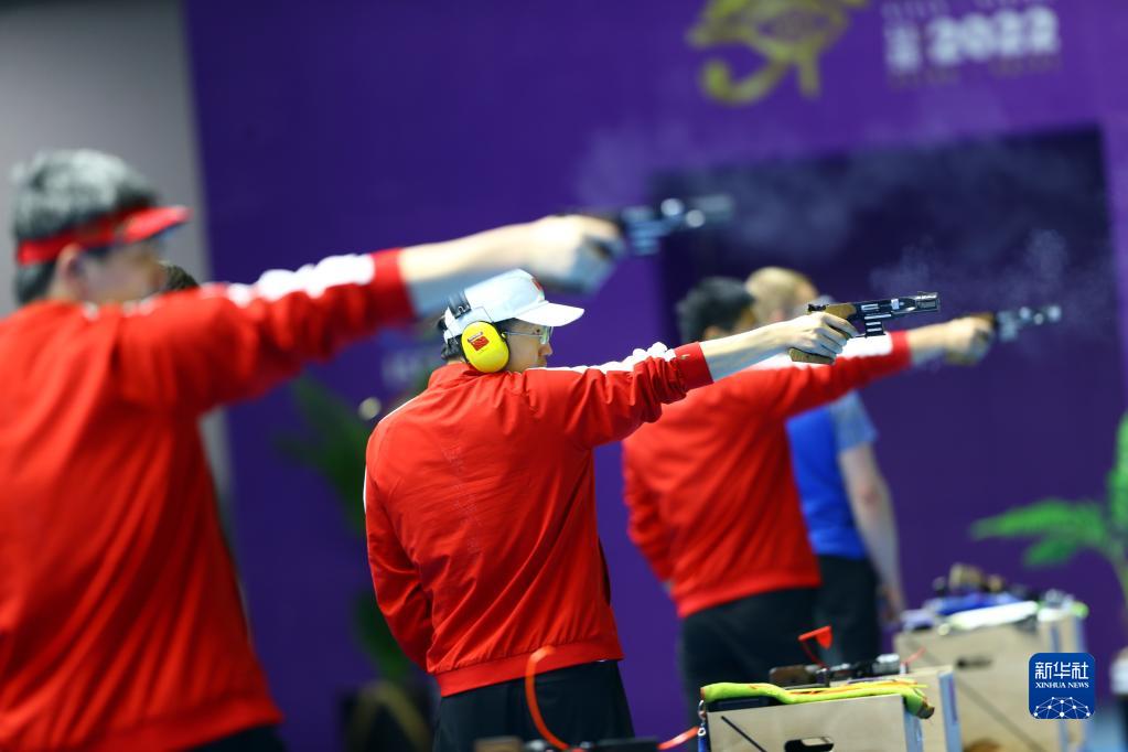 射击世锦赛：中国队获得男子团体25米手枪速射冠军