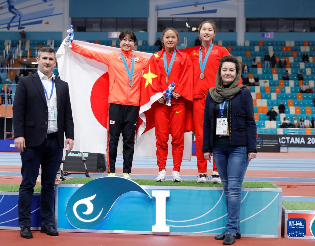 田径——室内亚锦赛：女子800米颁奖仪式举行