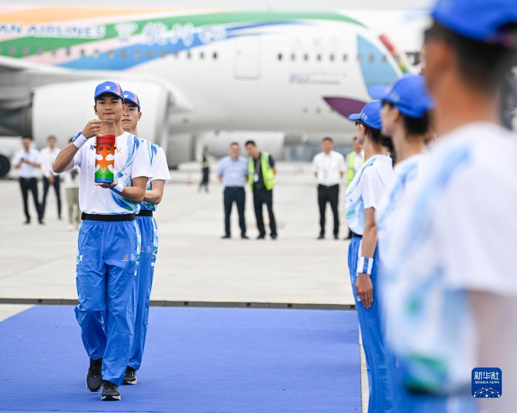 中国女子冰壶抵京备战世锦赛 王冰玉周妍再出山