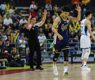 ���򡪡�CBA���������㶫������ʤ�ൺ��ɽơ��